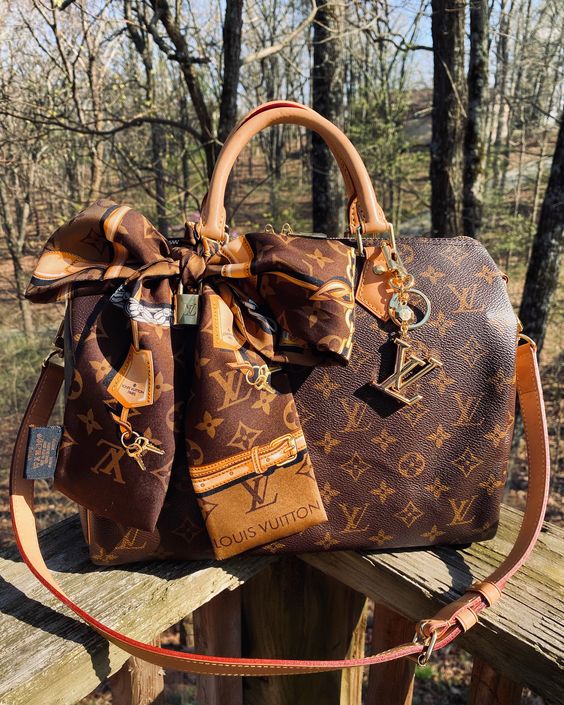 3 cách nhận biết túi Louis Vuitton giả đơn giản và chính xác nhất 01