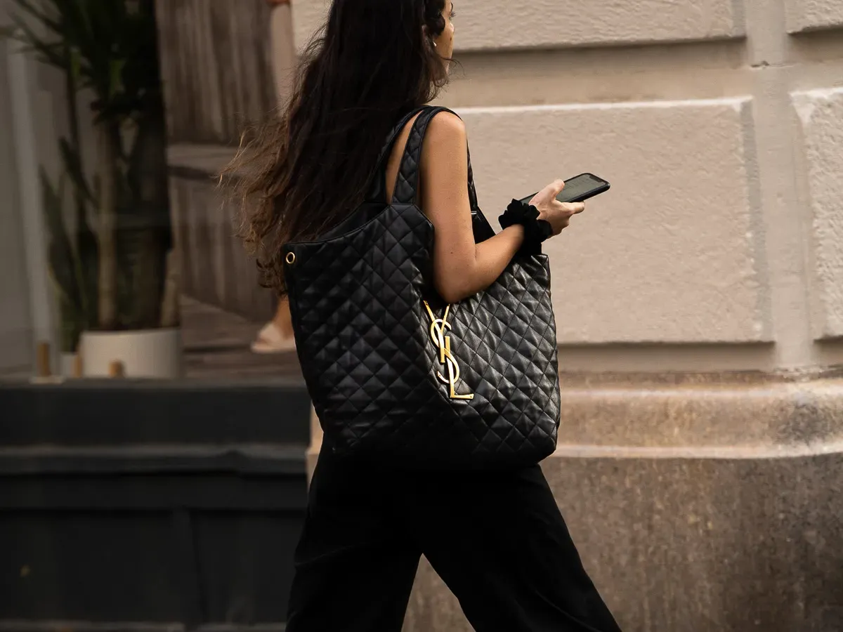 Túi Saint Laurent Icare Maxi Shopping Bag.webp